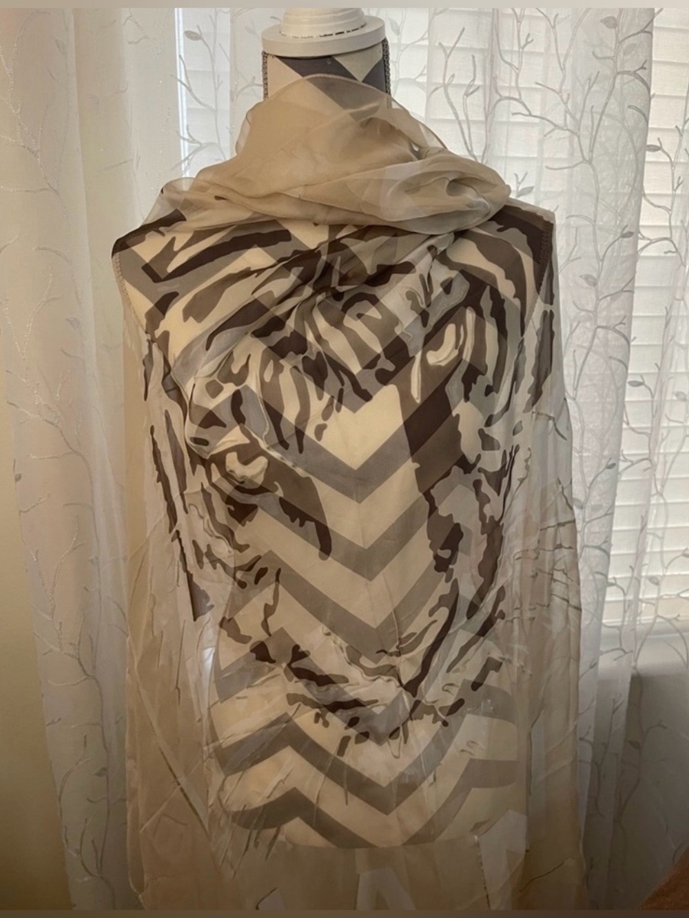 CHANEL❤️ Rare Lion Head Bombay Sheer Shawl W/Chanel Box 
Beautiful Condition ☆
